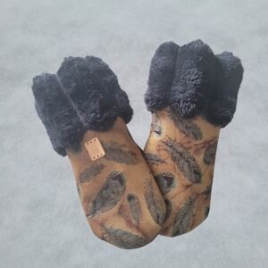 Handmade Genuine Leather Mittens Embossed Feather Design Fleece Lined